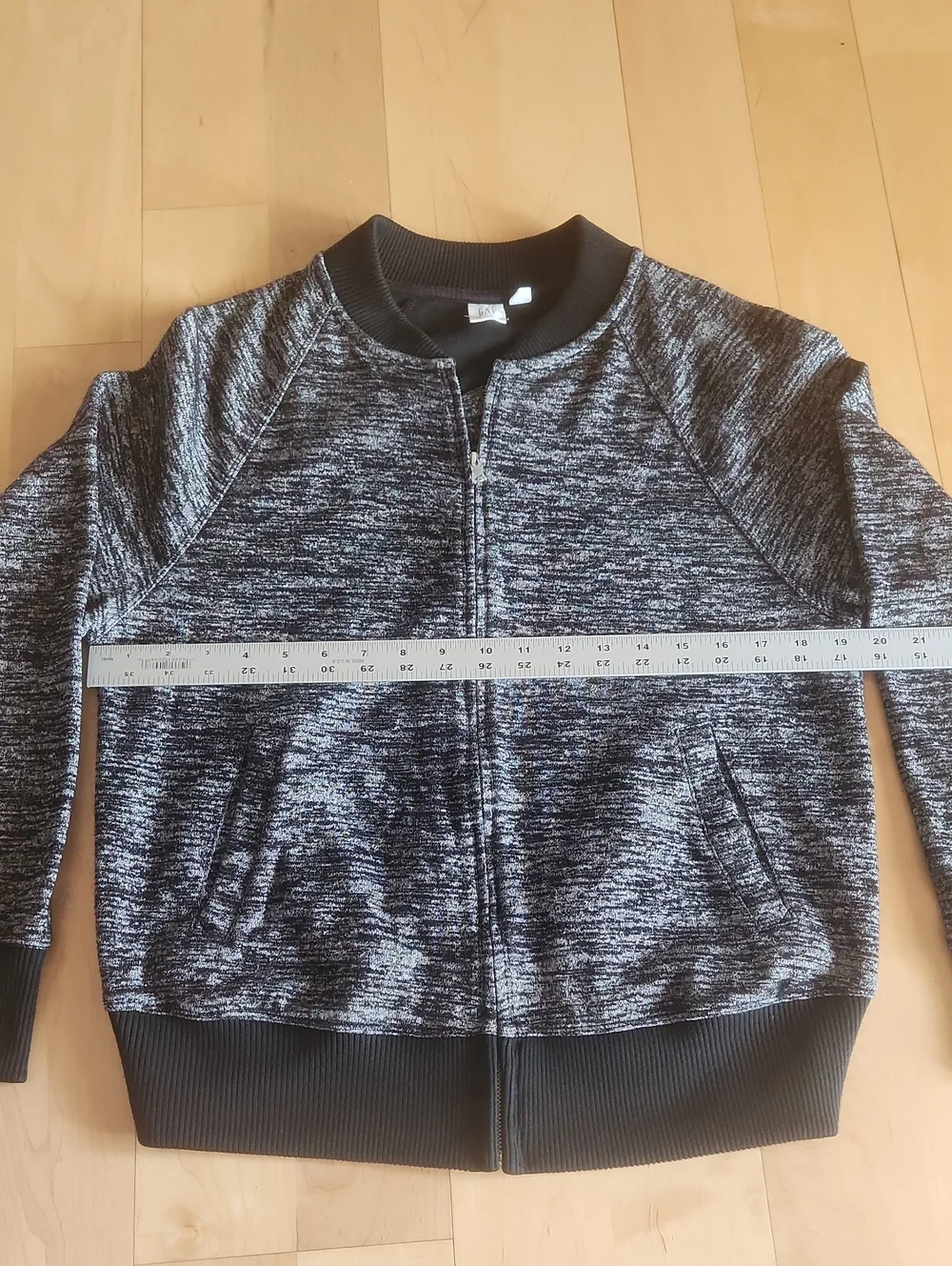 GAP Women's Black & Gray Marled Zip-Up Sweater sz S small